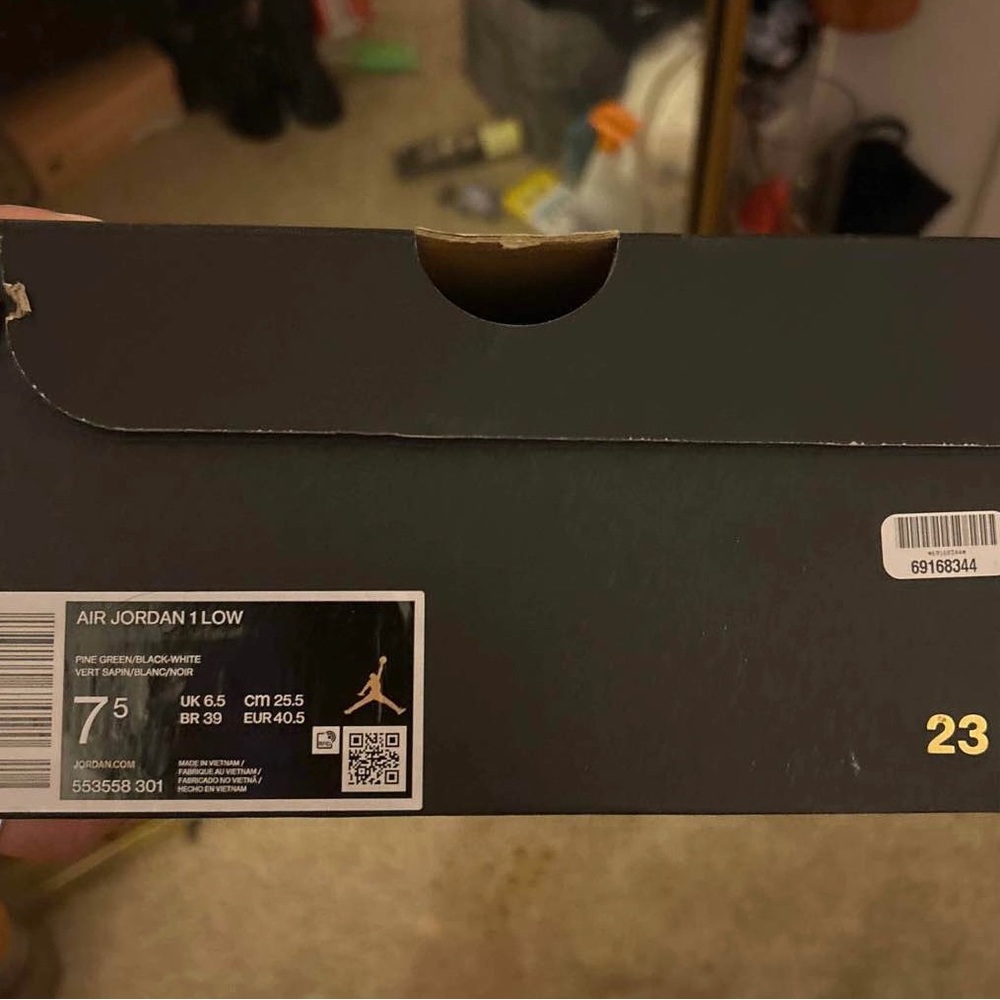 jordan dunks in forest green - Picture 3 of 3
